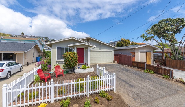 Beach cottages, majestic Morro Bay