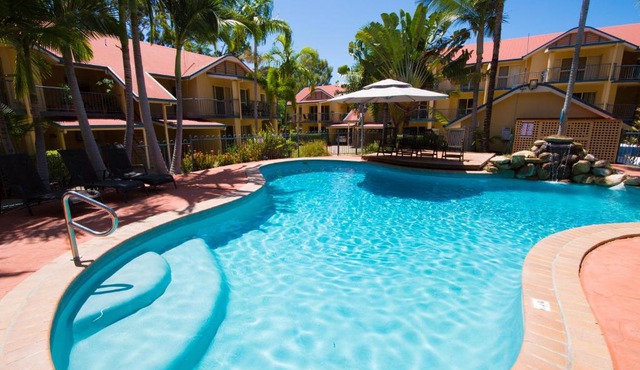 Beach Court - Airlie Beach