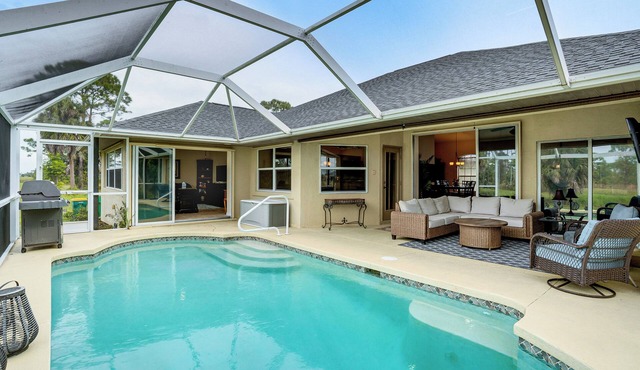 Beach Days & Fairways: Rotonda West Snowbird Home