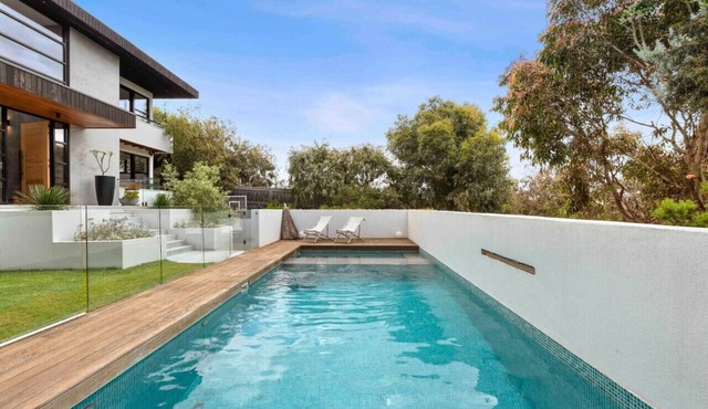 Beach Dreams- Beach, Spa, Pool, Gym + Cinema