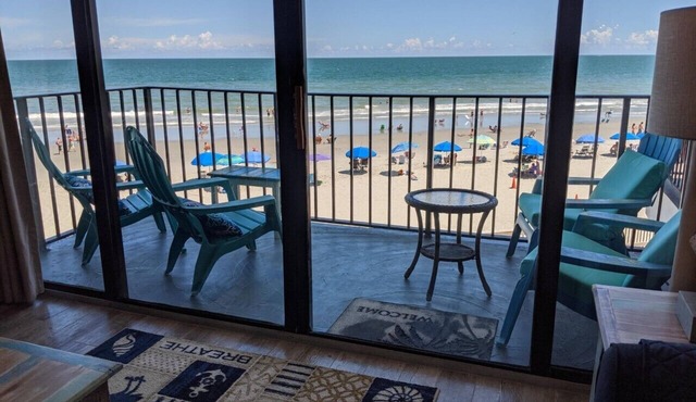 Beach Dreams n2nd floor BEST VIEW Watch the waves roll in from the living room.