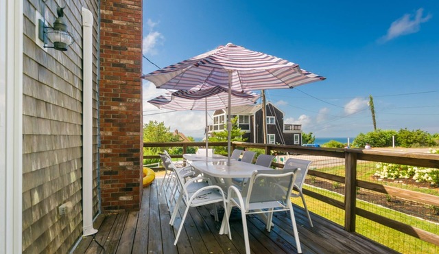 Beach Dreams: Ocean Views & Room for All