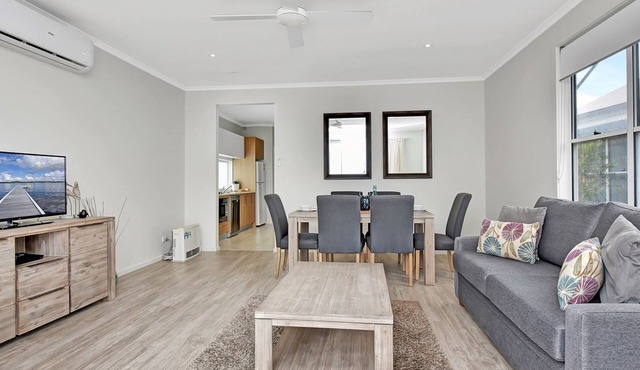 Beach Escape at Caves Beach Villas