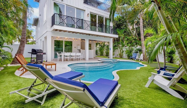 Beach Escape! Luxury Home with Pool, Spa, Rooftop Deck and Walk to Beach