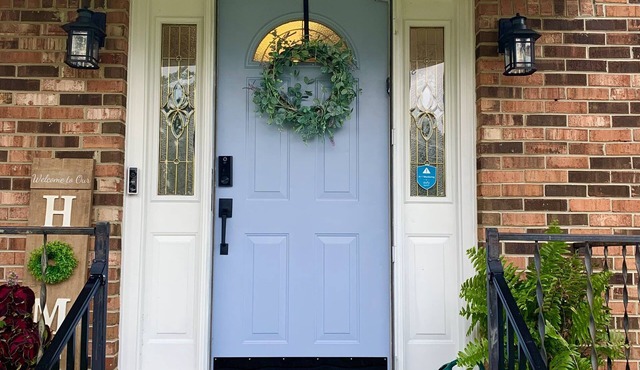Beach Family Time Enjoy The Backyard Pool And Sunroom