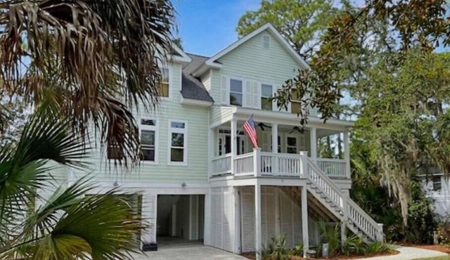 Beach, Fishing, Tennis, Pickleball, community pool, all amenities included.