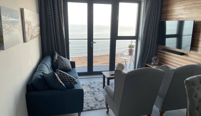 Beach Flat - Holiday Accommodation - Ramsgate, Thanet