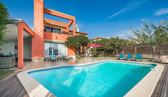 Beach front home in Saint-Laurent-du-Var