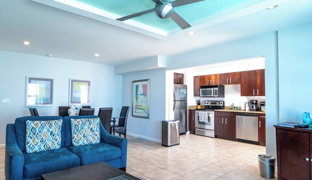 Beach front 2 bed-2 bath private balcony, modern with Gulf front views