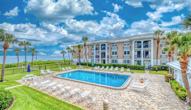 BEACH FRONT 3 BEDROOM - MONTHLY!