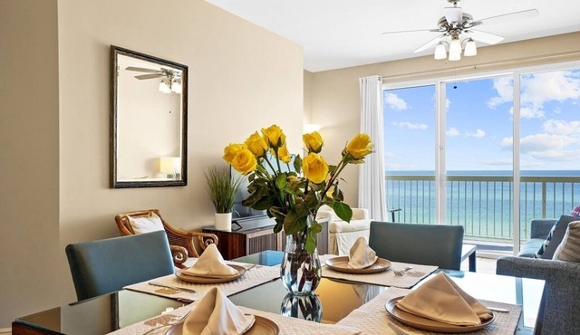 Beach Front 4th Floor, 2 BR/2BA w/Bunkroom! FREE BEACH SERVICE, Sleeps 6+WIFI