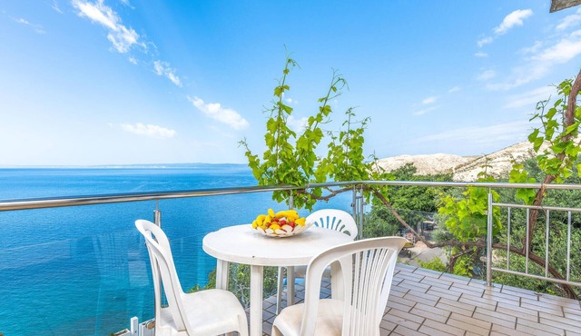 Beach front apartment in Stara Baska with WiFi