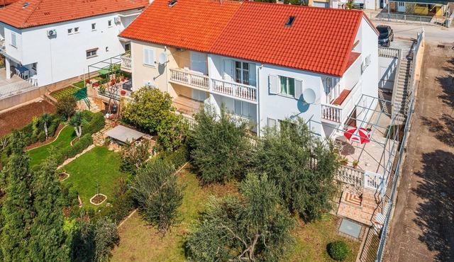 Beach front apartment in Posedarje with WiFi