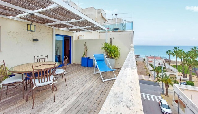 Beach front apartment in Moncofa