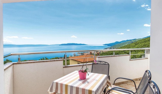 Beach front apartment in Matulji