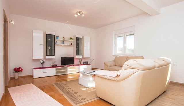 Beach front apartment in Sibenik with WiFi