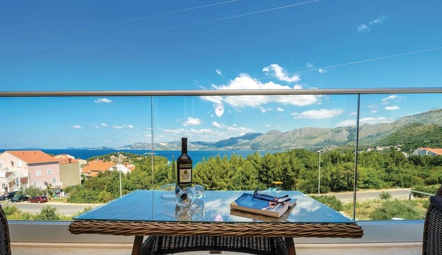 Beach front apartment in Cavtat