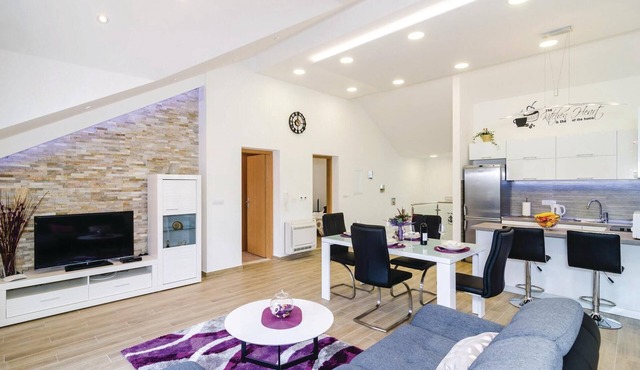 Beach front apartment in Cibaca with WiFi