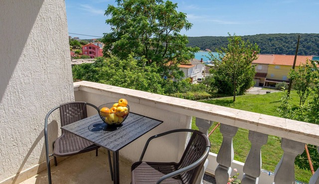 Beach front apartment in Kampor