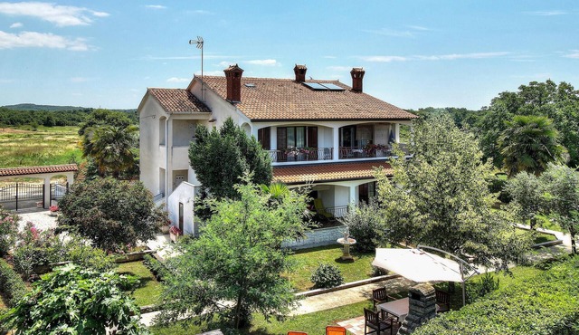 Beach front apartment in Porec with WiFi