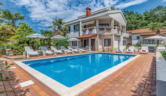 Beach front apartment in Porec