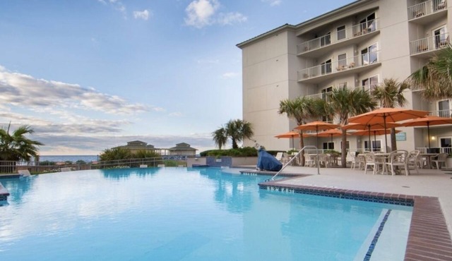 Beach front Beauty!! Resort Condo