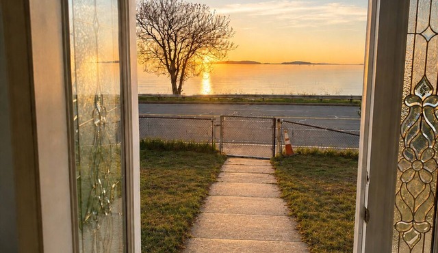 beach front bliss: 2Br apartment in peaceful Quincy near Backbay
