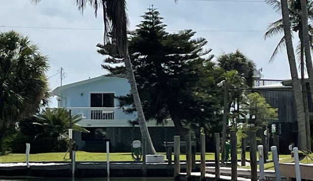 Beach Front/Canal Front 3bd 3ba