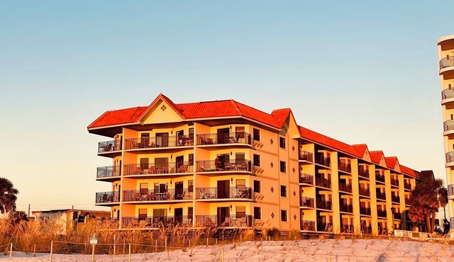 BEACH FRONT CONDO HIGHLY RATED SPRING & SUMMER DATES AVAILABLE NOW !