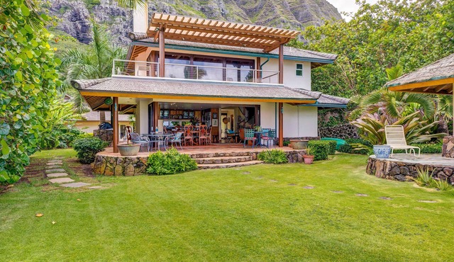 BEACH FRONT ESTATE - WHITE SANDY BEACH AND BLUE LAGOON/3 HOUSES/GATED/HOT TUB