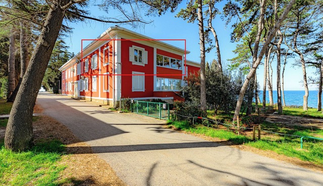 Beach front family apartment - Valdepian