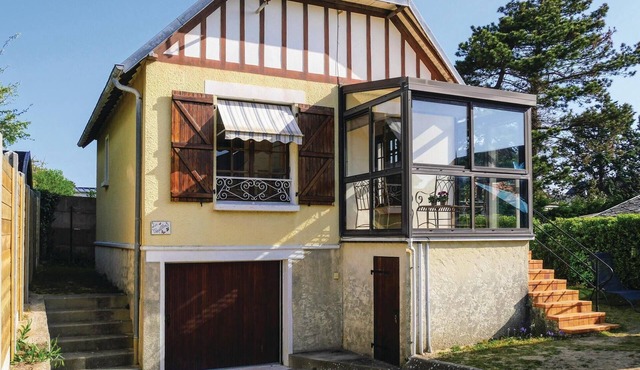 Beach front home in Hauteville-sur-Mer with WiFi