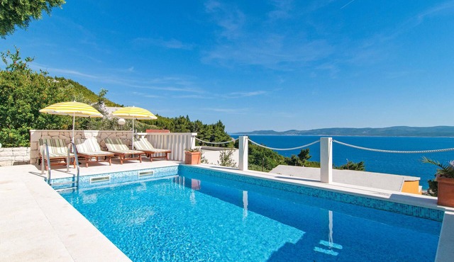 Beach front home in Lokva Rogoznica