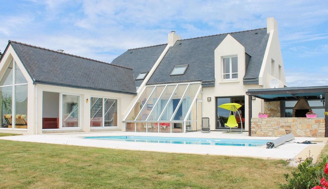 Beach front home in Plougonvelin