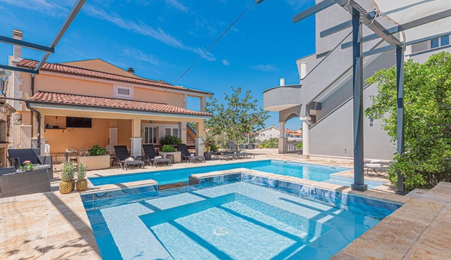 Beach front home in Brodarica with WiFi