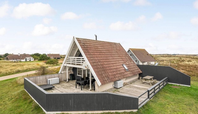 Beach front home in Hvide Sande with WiFi