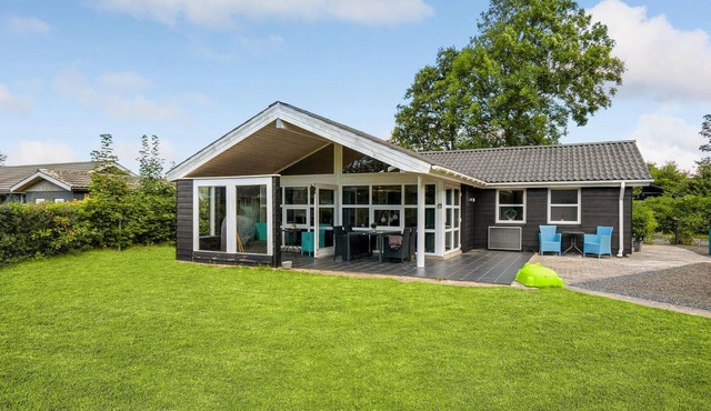 Beach front home in Hemmet with WiFi