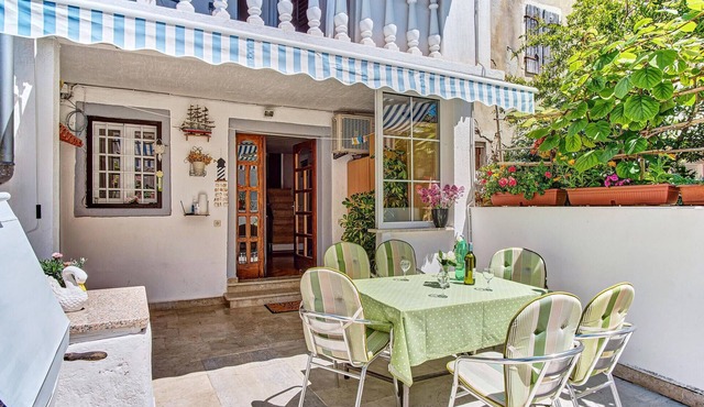 Beach front home in Mali Losinj with WiFi
