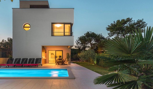 Beach front home in Premantura