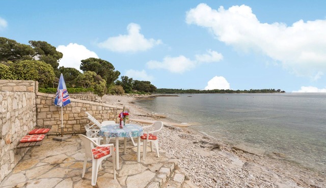 Beach front home in Sveti Ivan with WiFi