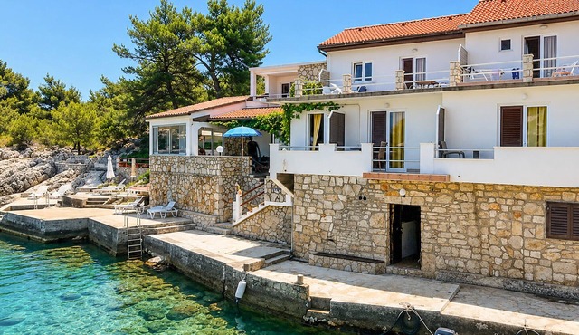 Beach front home in Zastrazisce