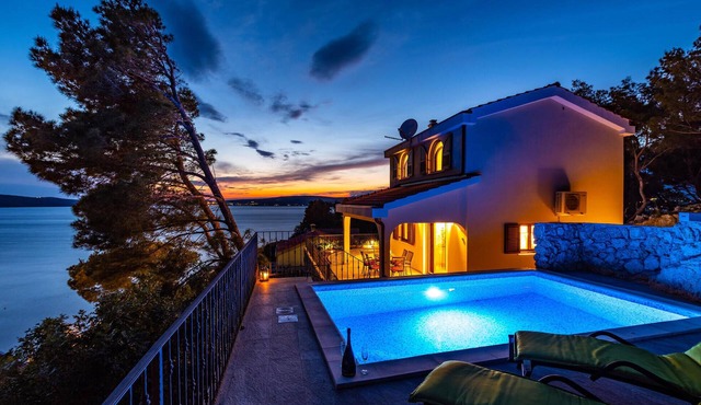Beach front home in Novigrad