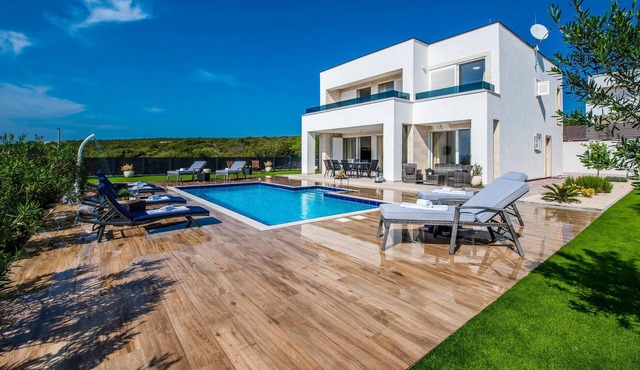 Beach front home in Novalja