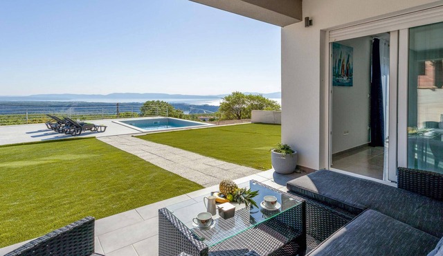 Beach front home in Smrika