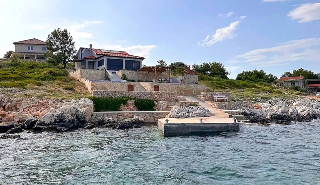 Beach front home in Tkon