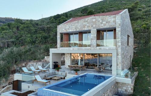 Beach Front Home In Vis With Sauna