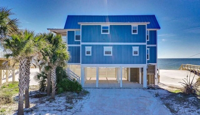 Beach Front Home, Sleeps 9