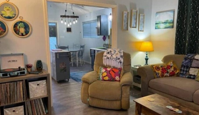 Beach Front Home, King Bed, Million Dollar Deckview, and Steps to the Beach