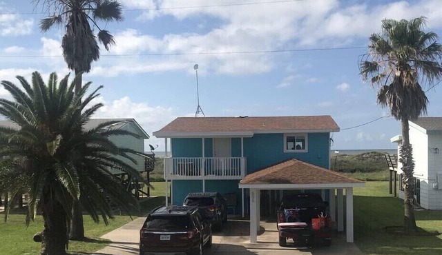 Beach Front Home with Outstanding Views - Just a quick walk to the ocean.
