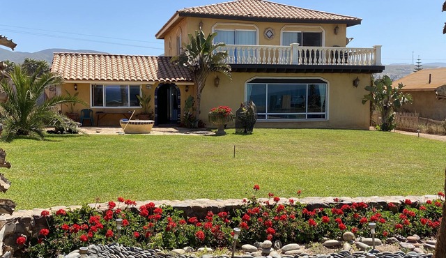 Beach Front House, Bajas getaway